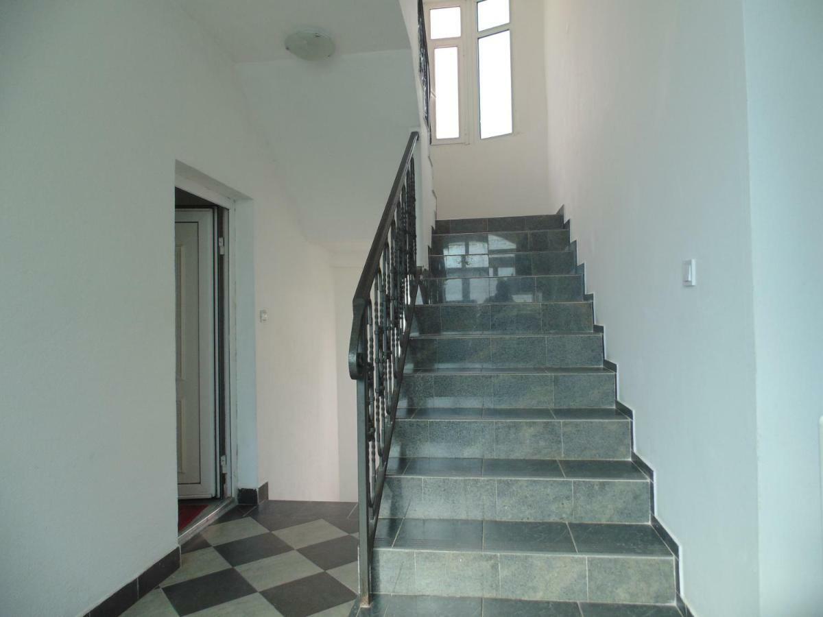 Apartments Luna Bar Luaran gambar